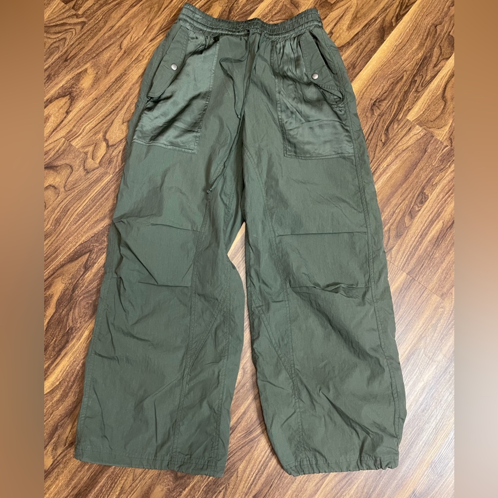Miss Love cargo pants NWT